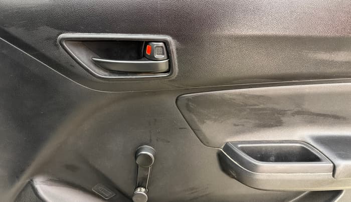 2024 Maruti Swift LXI, Petrol, Manual, 33,170 km, Driver Side Door Panels Control