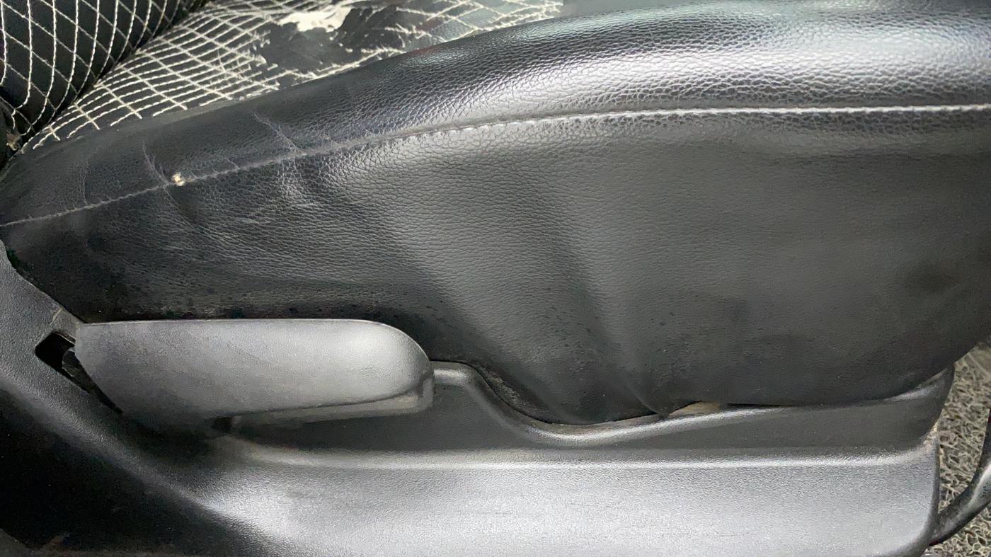 2019 Maruti Vitara Brezza VDI, Diesel, Manual, 83,523 km, Driver Side Adjustment Panel