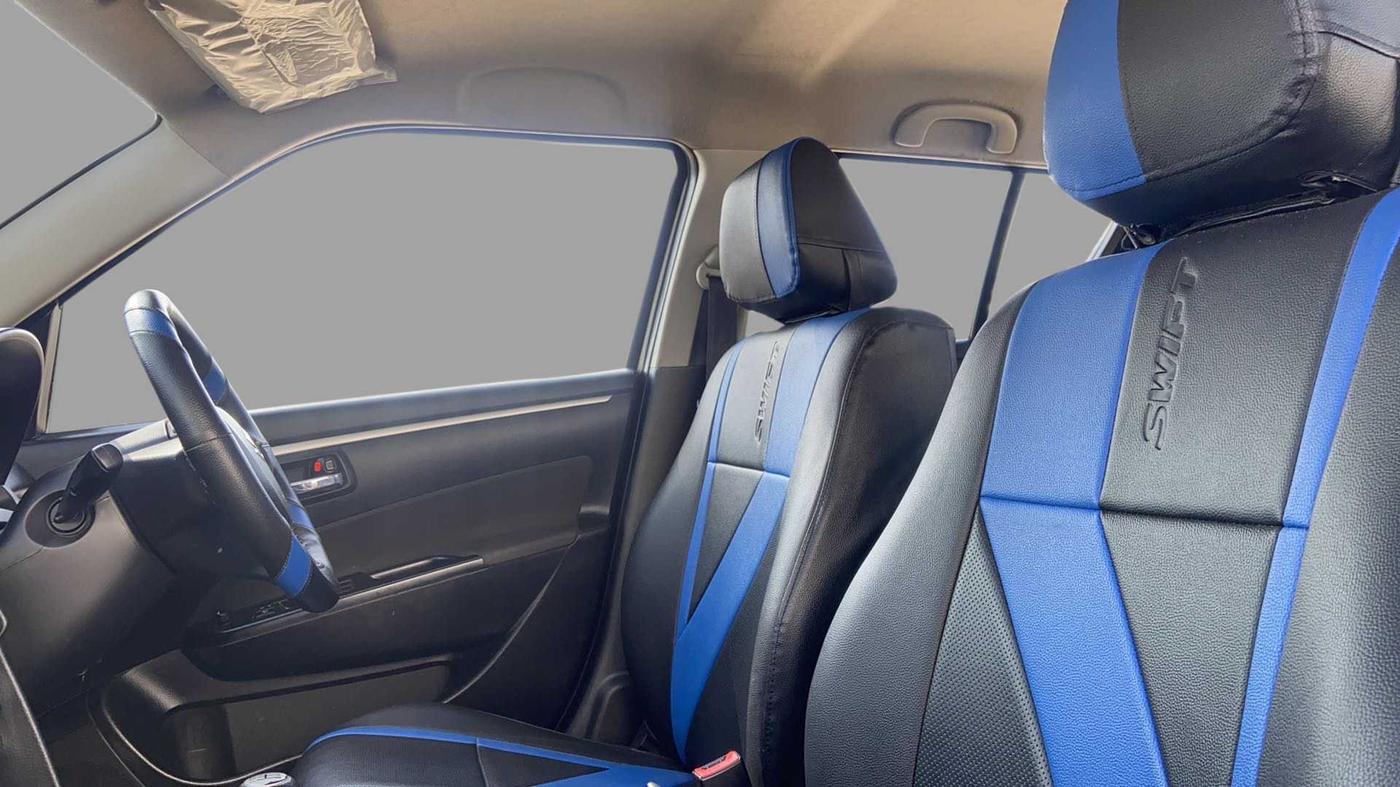 2013 Maruti Swift VXI, Petrol, Manual, 33,488 km, Right Side Front Door Cabin