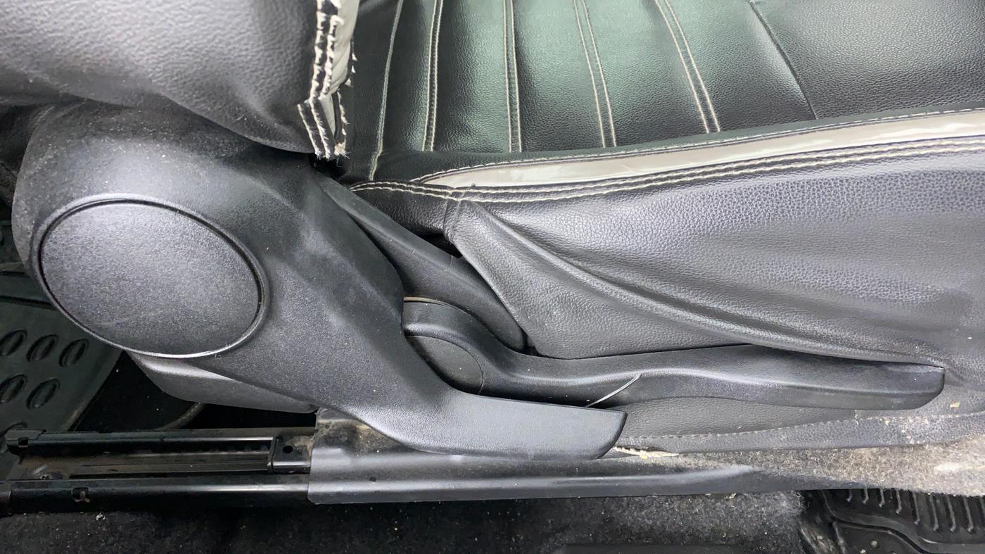 2020 Toyota Glanza V MT PETROL, Petrol, Manual, 60,900 km, Driver Side Adjustment Panel