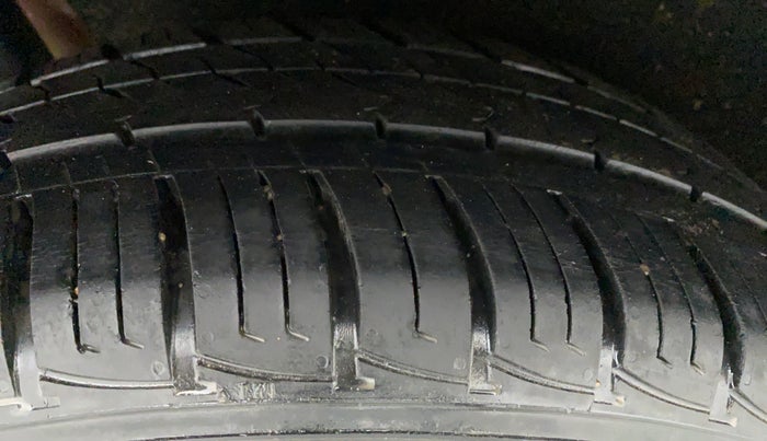 2018 Maruti Vitara Brezza VDI (O), Diesel, Manual, 24,172 km, Right Rear Tyre Tread