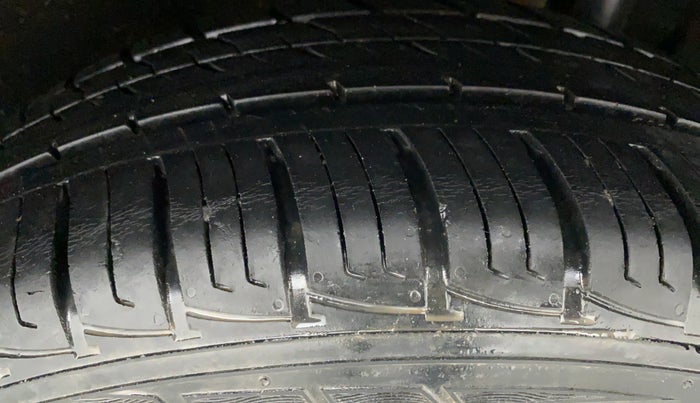 2018 Maruti Vitara Brezza VDI (O), Diesel, Manual, 24,172 km, Left Rear Tyre Tread