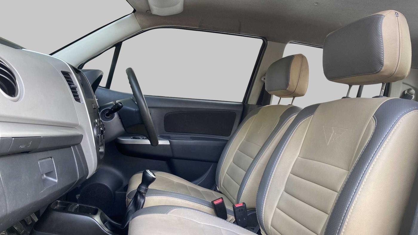 2012 Maruti Wagon R 1.0 LXI, Petrol, Manual, 80,714 km, Right Side Front Door Cabin