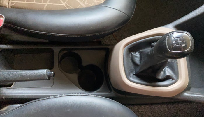 2014 Hyundai Grand i10 MAGNA 1.2 KAPPA VTVT, CNG, Manual, 1,30,977 km, Gear Lever