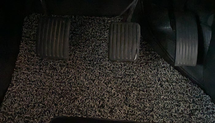 2014 Hyundai Grand i10 MAGNA 1.2 KAPPA VTVT, CNG, Manual, 1,30,977 km, Pedals