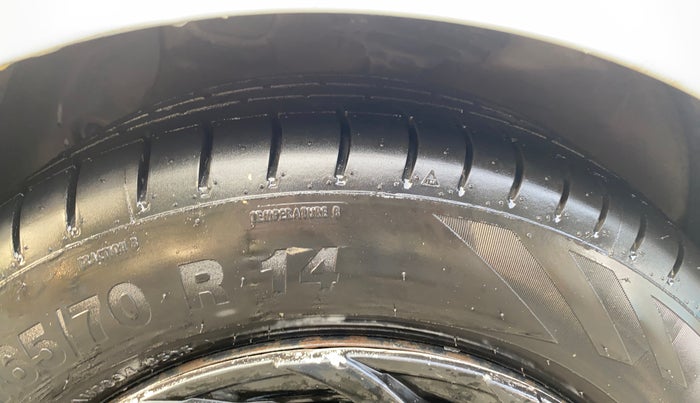 2014 Hyundai Grand i10 MAGNA 1.2 KAPPA VTVT, CNG, Manual, 1,30,977 km, Left Front Tyre Tread