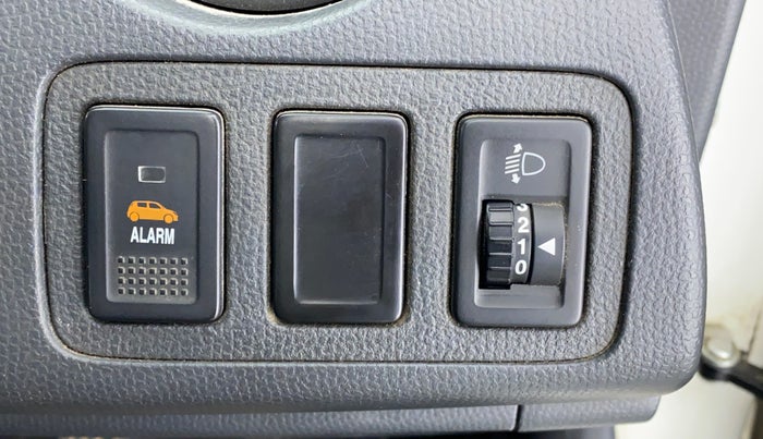 2010 Maruti Swift LXI D, Petrol, Manual, 32,035 km, Dashboard - Headlight height adjustment not working