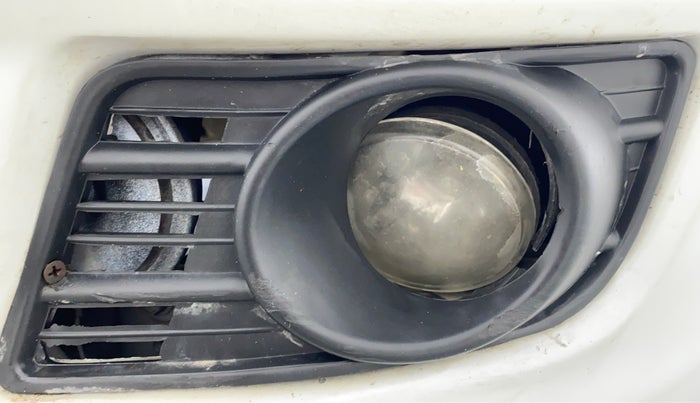 2010 Maruti Swift LXI D, Petrol, Manual, 32,035 km, Left fog light - Not working