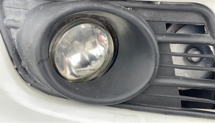 2010 Maruti Swift LXI D, Petrol, Manual, 32,035 km, Right fog light - Not working