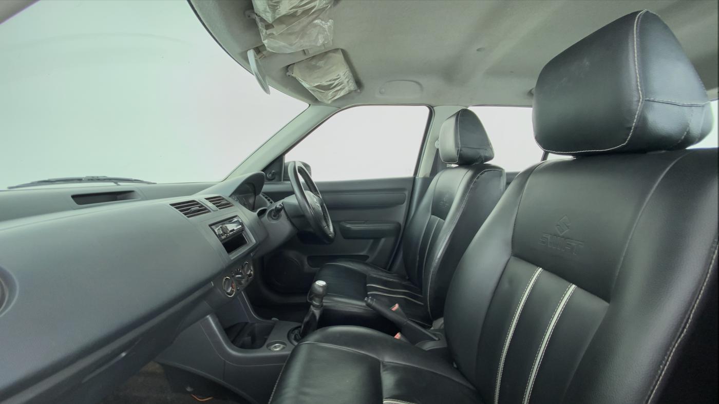 2010 Maruti Swift LXI D, Petrol, Manual, 32,035 km, Right Side Front Door Cabin