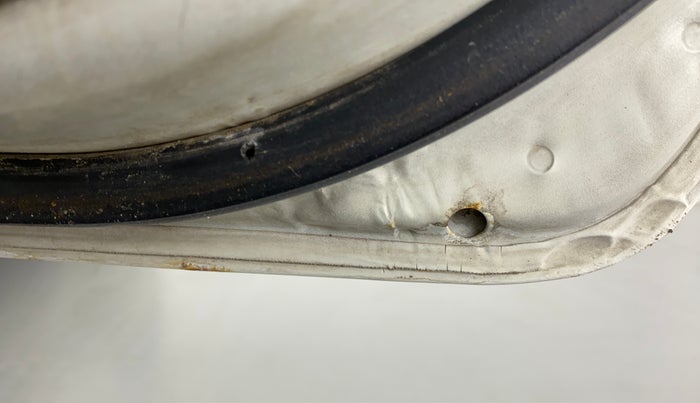 2010 Maruti Swift LXI D, Petrol, Manual, 32,035 km, Right rear door - Slightly rusted