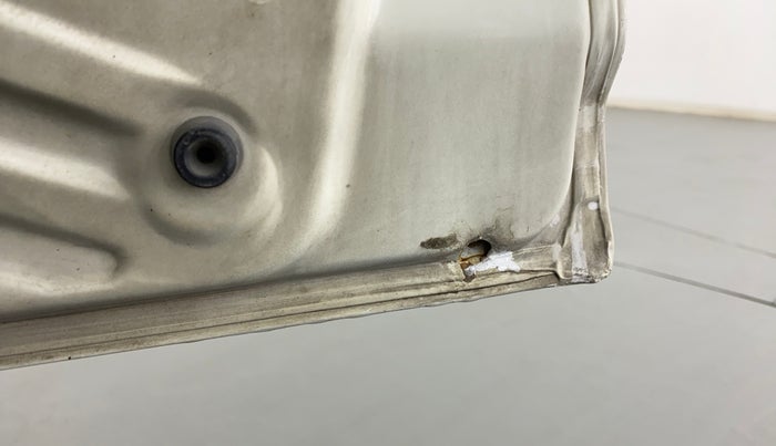 2010 Maruti Swift LXI D, Petrol, Manual, 32,035 km, Driver-side door - Slightly rusted