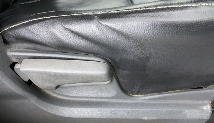 2010 Maruti Swift LXI D, Petrol, Manual, 32,035 km, Driver Side Adjustment Panel