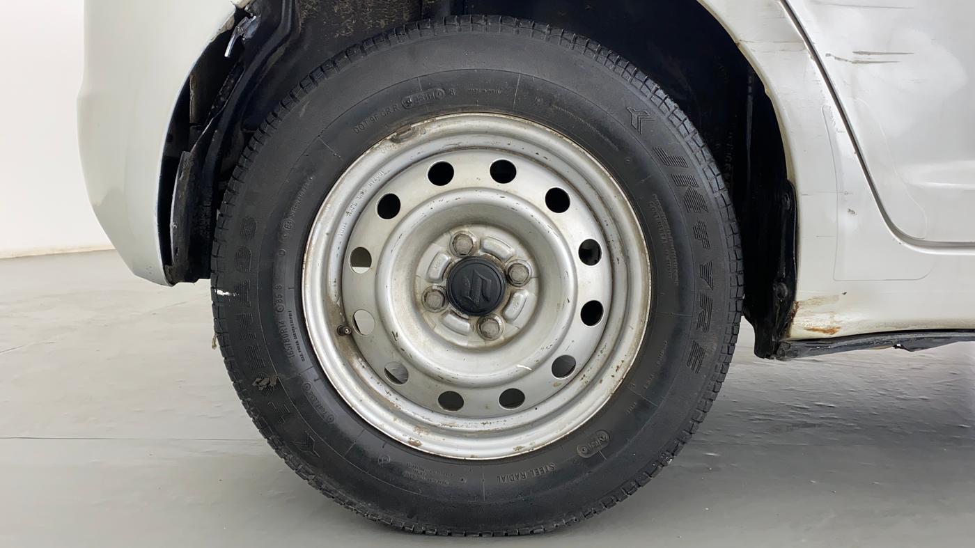 2010 Maruti Swift LXI D, Petrol, Manual, 32,035 km, Right Rear Wheel