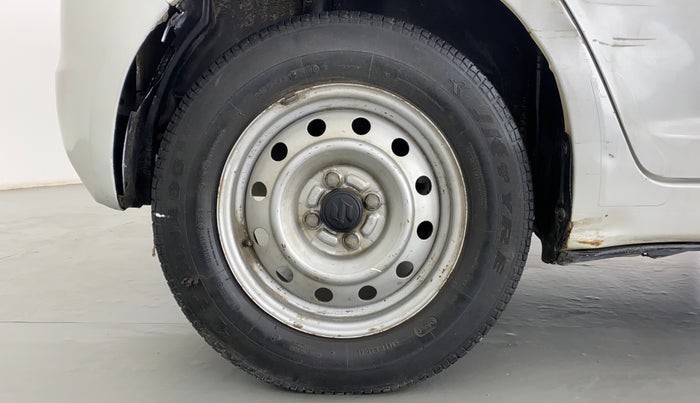 2010 Maruti Swift LXI D, Petrol, Manual, 32,035 km, Right Rear Wheel
