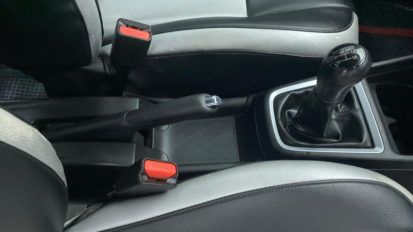 2019 Maruti Swift VDI, Diesel, Manual, 46,592 km, Gear Lever