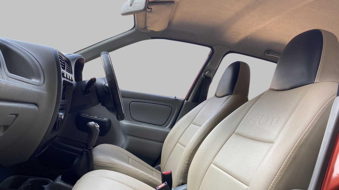 2011 Maruti Alto K10 LXI, Petrol, Manual, 53,547 km, Right Side Front Door Cabin