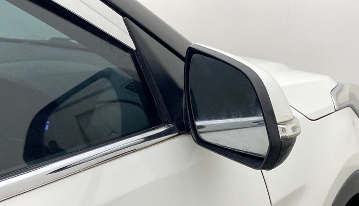 2016 Hyundai Creta SX (O) 1.6 DIESEL, Diesel, Manual, 1,19,781 km, Right rear-view mirror - Mirror motor not working