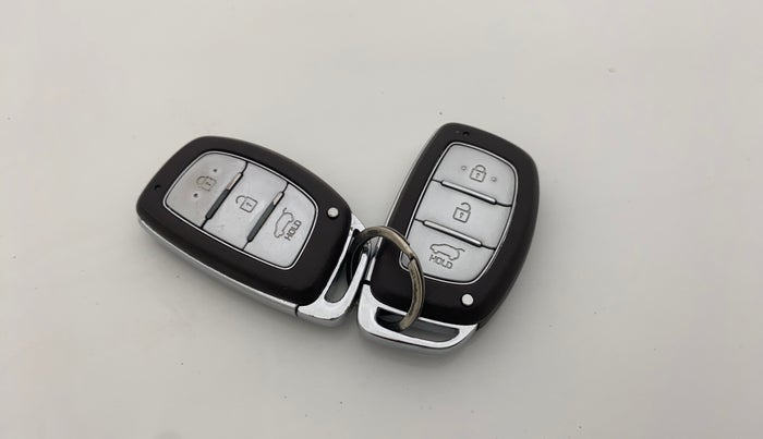 2019 Hyundai Creta SX SPORTS EDITION 1.6 PETROL DUAL TONE, Petrol, Manual, 61,811 km, Key Close Up