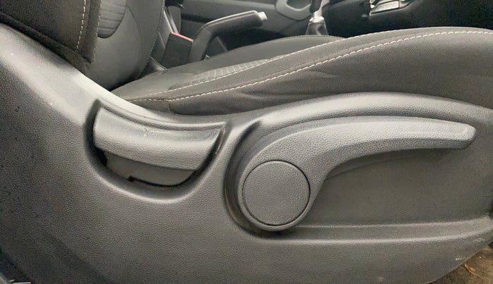 2019 Hyundai Creta SX SPORTS EDITION 1.6 PETROL DUAL TONE, Petrol, Manual, 61,811 km, Driver Side Adjustment Panel