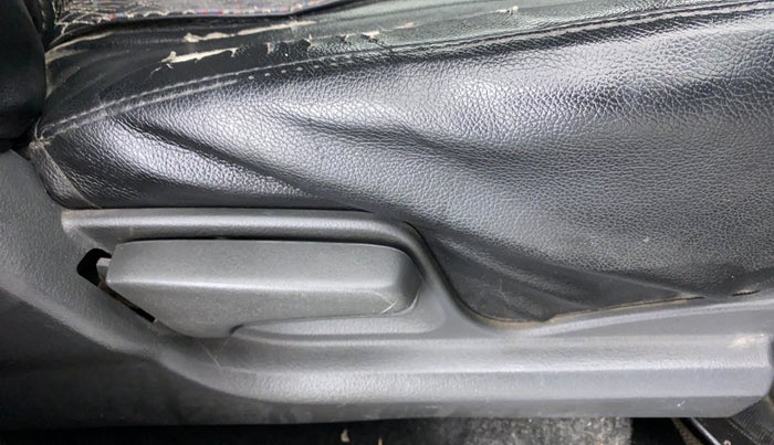 2011 Maruti Swift LXI, Petrol, Manual, 74,259 km, Driver Side Adjustment Panel