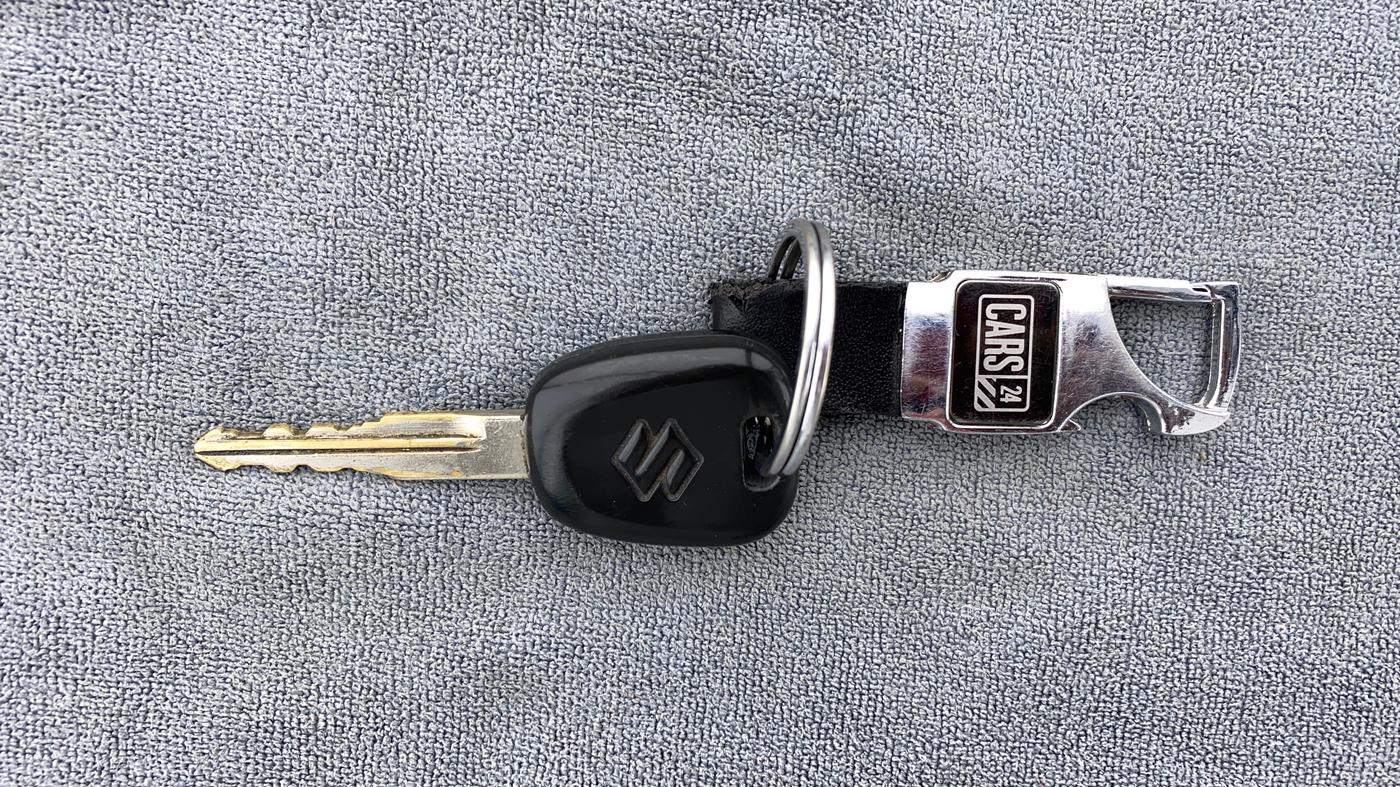 2011 Maruti Swift LXI, Petrol, Manual, 74,259 km, Key Close Up