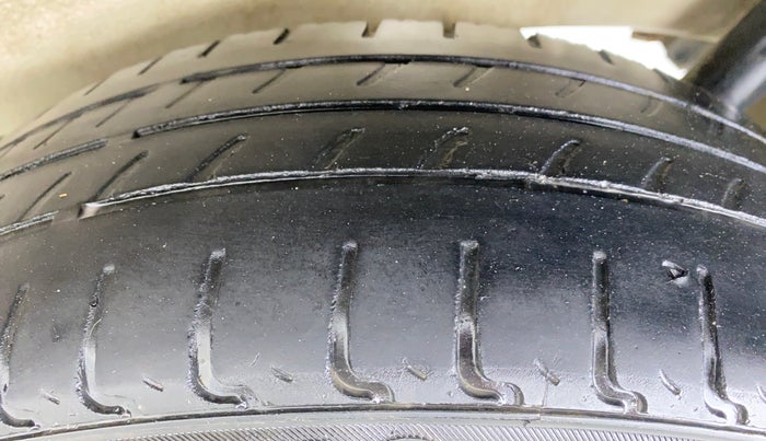 2013 Maruti Wagon R Stingray VXI, Petrol, Manual, 68,674 km, Left Rear Tyre Tread