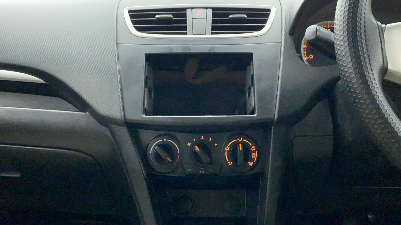 2014 Maruti Swift VXI, Petrol, Manual, 58,625 km, Air Conditioner