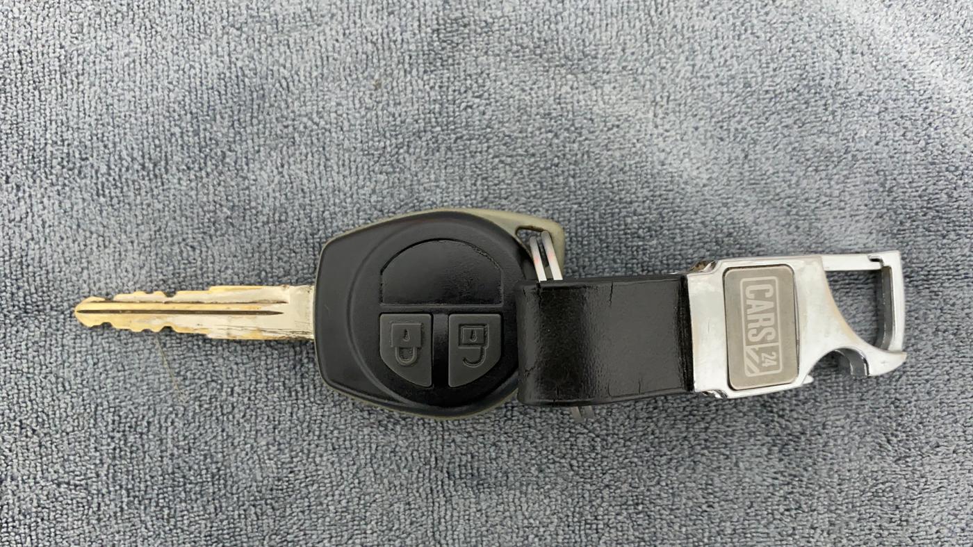 2014 Maruti Swift VXI, Petrol, Manual, 58,625 km, Key Close Up
