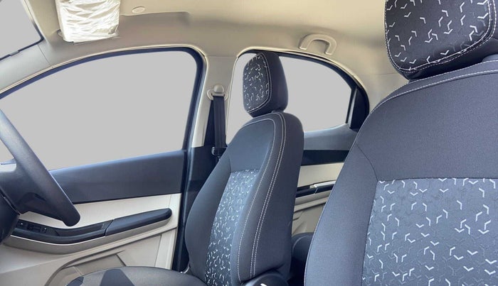 2022 Tata Tiago XZA+ 1.2 RTN, Petrol, Automatic, 1,888 km, Right Side Front Door Cabin