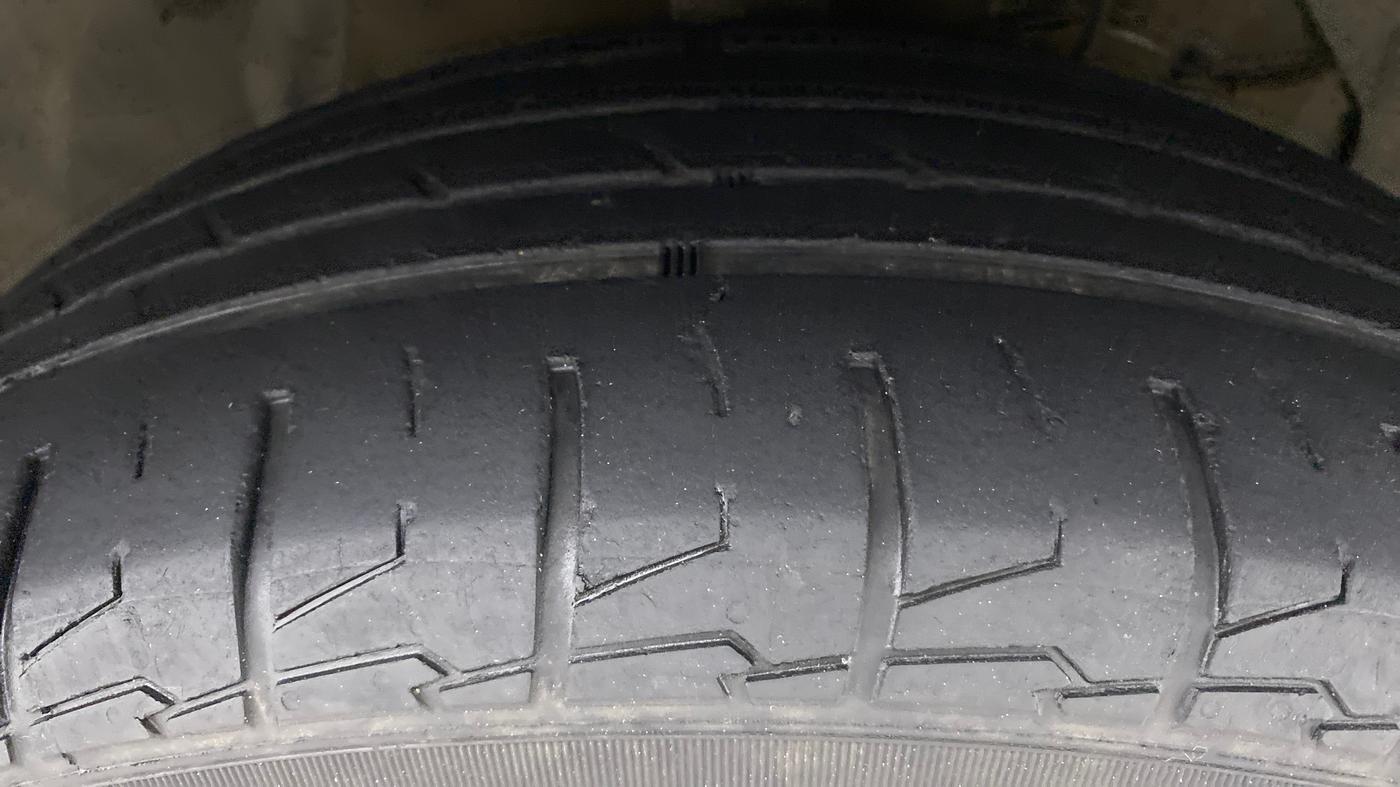 2020 Maruti S Cross ALPHA AT1.5, Petrol, Automatic, 43,458 km, Right Front Tyre Tread