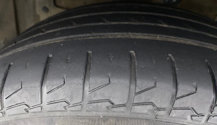2020 Maruti S Cross ALPHA AT1.5, Petrol, Automatic, 43,458 km, Left Front Tyre Tread