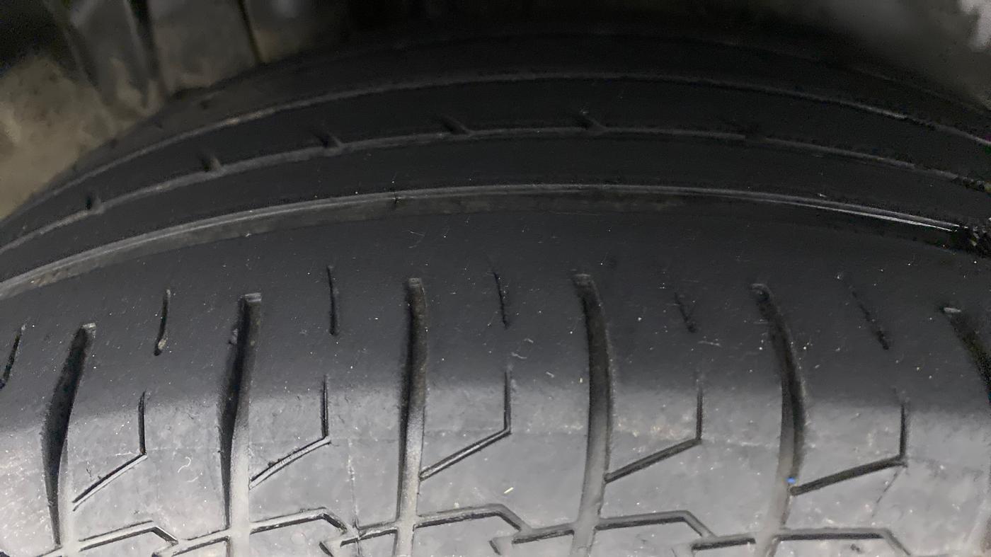 2020 Maruti S Cross ALPHA AT1.5, Petrol, Automatic, 43,458 km, Right Rear Tyre Tread