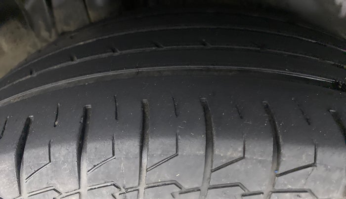2020 Maruti S Cross ALPHA AT1.5, Petrol, Automatic, 43,458 km, Right Rear Tyre Tread