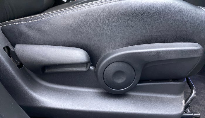 2020 Maruti S Cross ALPHA AT1.5, Petrol, Automatic, 43,458 km, Driver Side Adjustment Panel