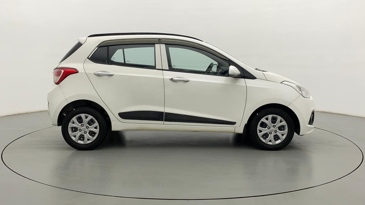 2016 Hyundai Grand i10 SPORTZ 1.2 KAPPA VTVT, Petrol, Manual, 24,035 km, Right Side View
