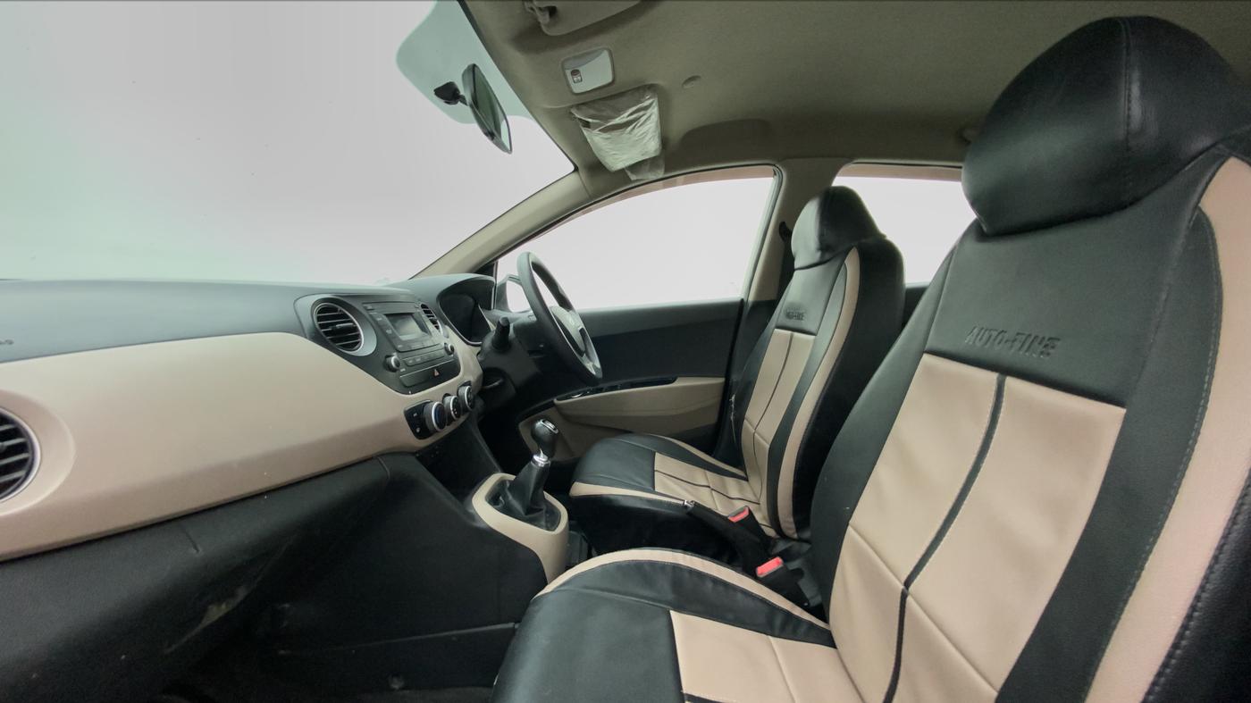 2016 Hyundai Grand i10 SPORTZ 1.2 KAPPA VTVT, Petrol, Manual, 24,035 km, Right Side Front Door Cabin
