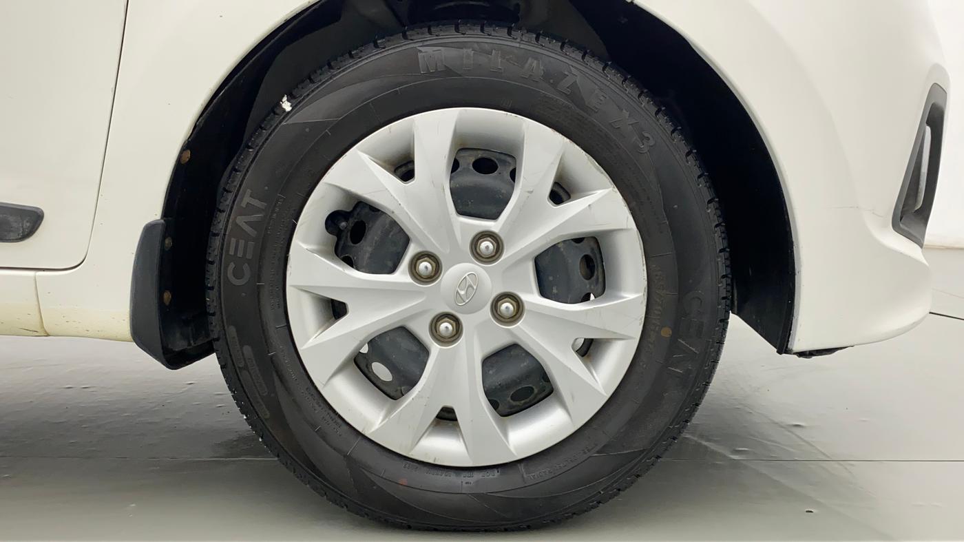 2016 Hyundai Grand i10 SPORTZ 1.2 KAPPA VTVT, Petrol, Manual, 24,035 km, Right Front Wheel