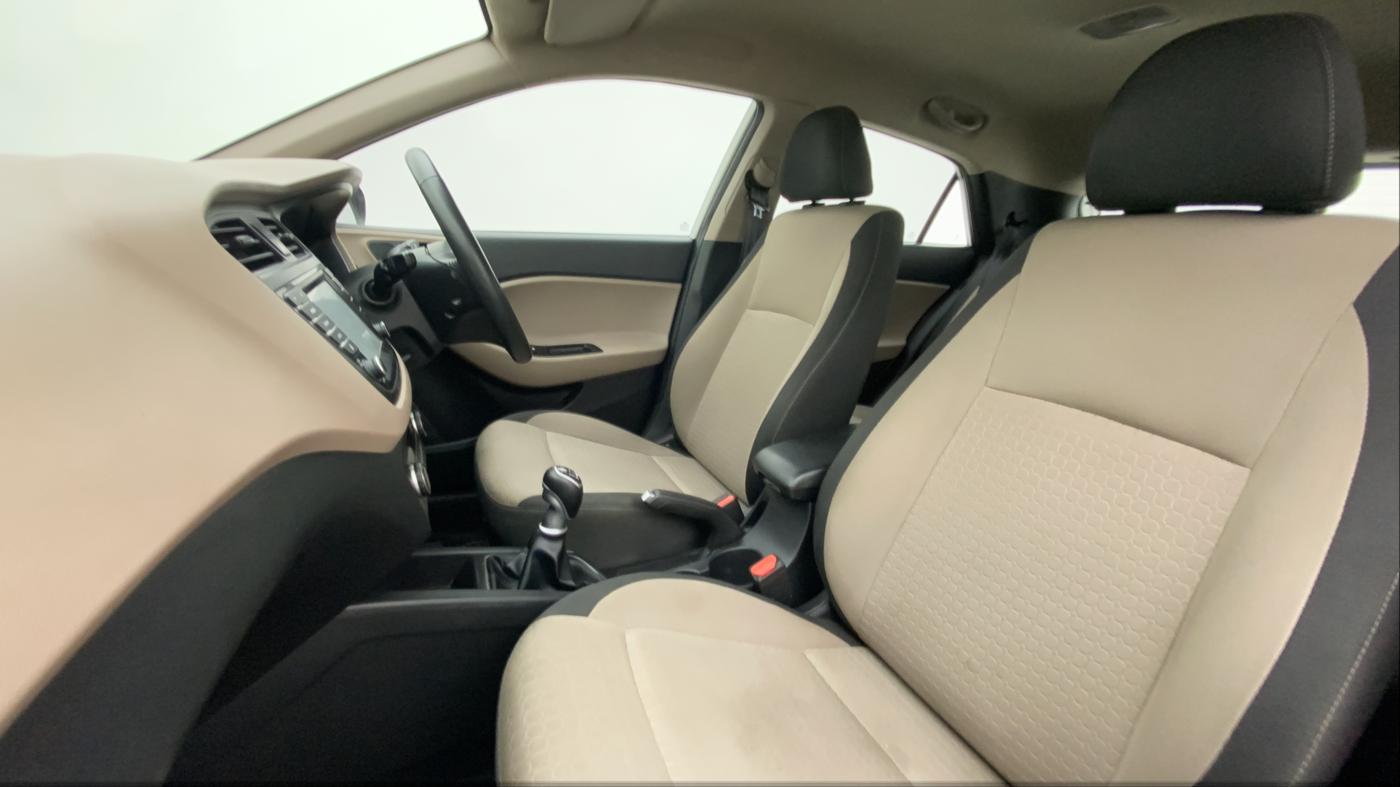 2017 Hyundai Elite i20 ASTA 1.4 CRDI (O), Diesel, Manual, 83,095 km, Right Side Front Door Cabin