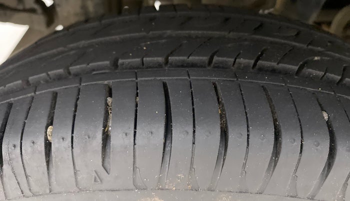 2012 Maruti Zen Estilo VXI, Petrol, Manual, 80,177 km, Right Rear Tyre Tread