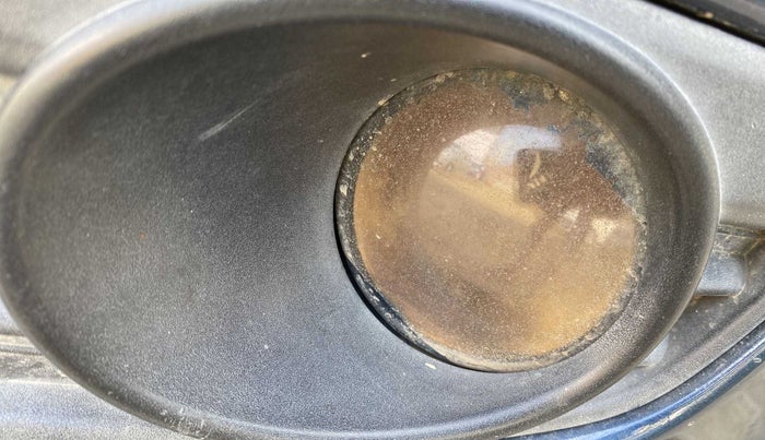 2011 Maruti Ritz VXI, Petrol, Manual, 83,169 km, Left fog light - Not fixed properly