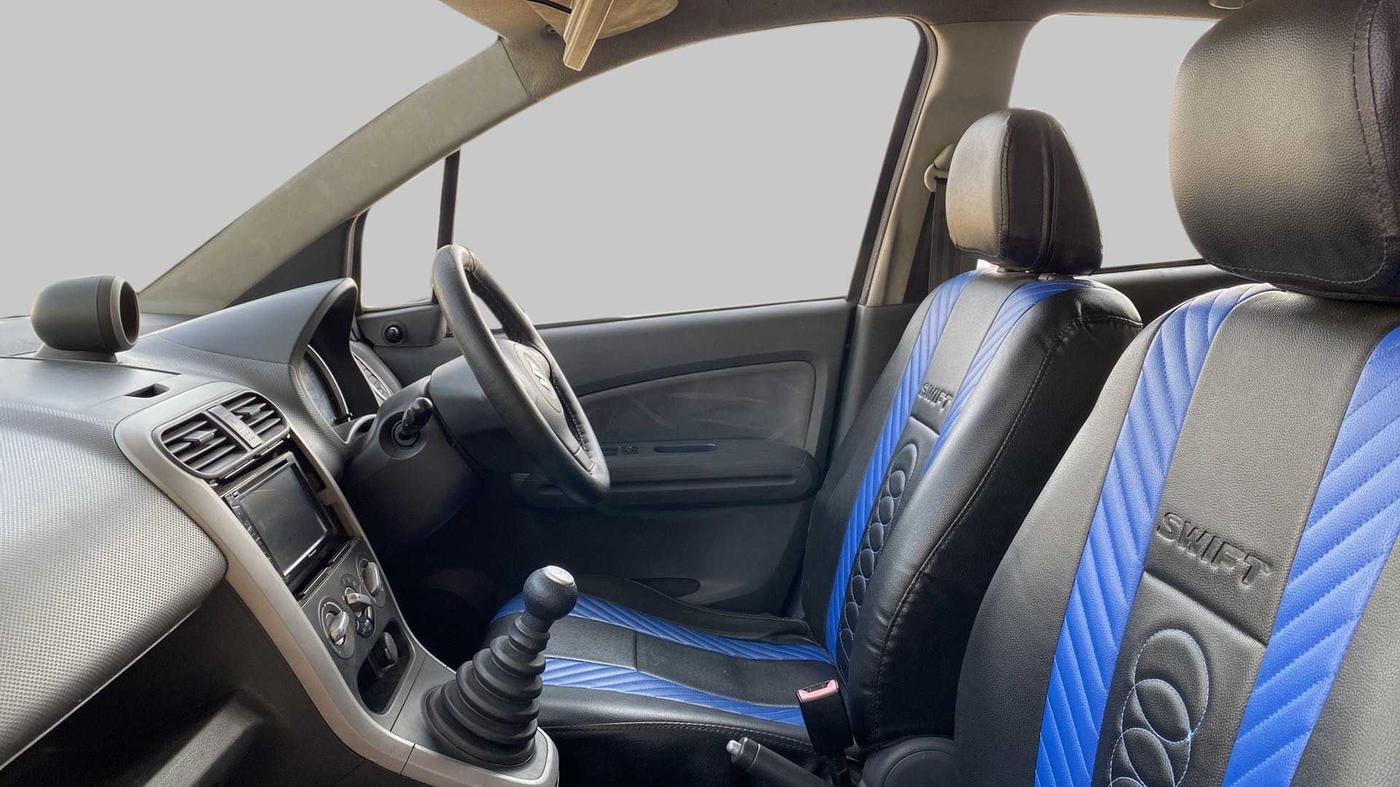 2011 Maruti Ritz VXI, Petrol, Manual, 83,169 km, Right Side Front Door Cabin