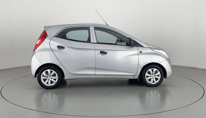 2015 Hyundai Eon MAGNA +, Petrol, Manual, 83,495 km, Right Side View