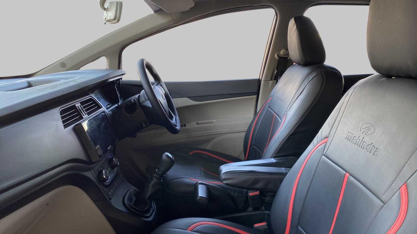 2019 Mahindra MARAZZO M2 8 STR, Diesel, Manual, 43,039 km, Right Side Front Door Cabin