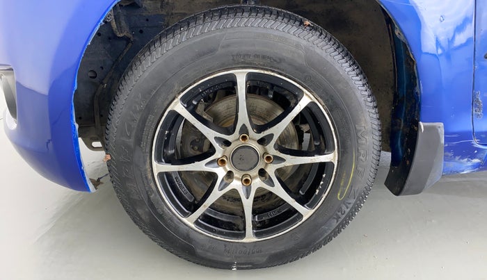 2013 Maruti Swift VXI D, Petrol, Manual, 59,346 km, Left Front Wheel