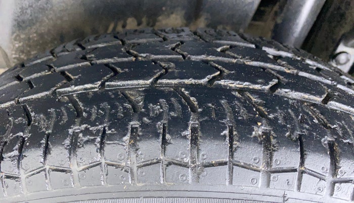 2013 Maruti Swift VXI D, Petrol, Manual, 59,346 km, Left Rear Tyre Tread