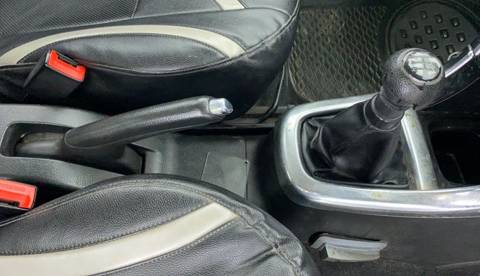 2013 Maruti Swift VXI D, Petrol, Manual, 59,346 km, Gear Lever