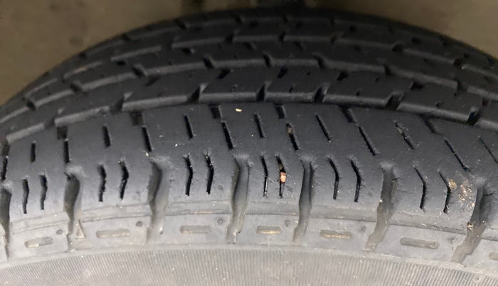 2019 Maruti Alto K10 VXI, Petrol, Manual, 33,111 km, Right Front Tyre Tread