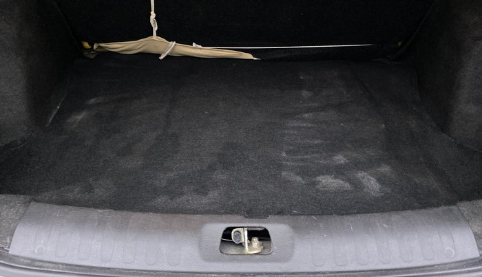 2015 Maruti Swift Dzire ZDI, Diesel, Manual, 70,858 km, Boot Inside