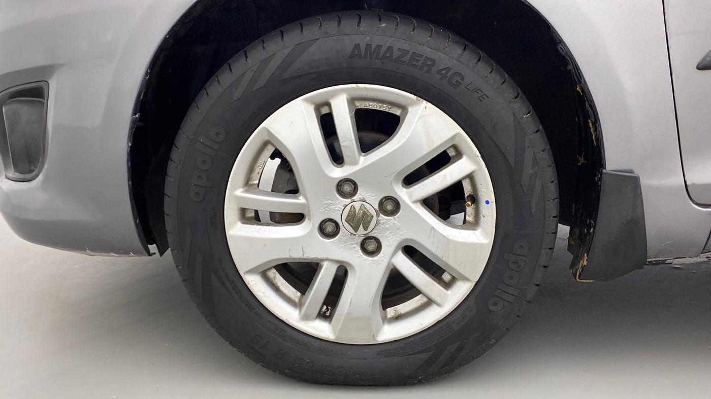 2015 Maruti Swift Dzire ZDI, Diesel, Manual, 70,858 km, Left Front Wheel
